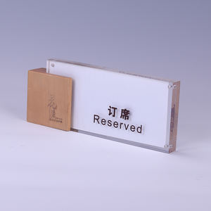 Porte-<span class=keywords><strong>menu</strong></span> en acrylique transparent personnalisé avec base en bois amovible portable, design rotatif pliable pour les banquets de <span class=keywords><strong>mariage</strong></span>, les grandes fêtes - Product Image 4