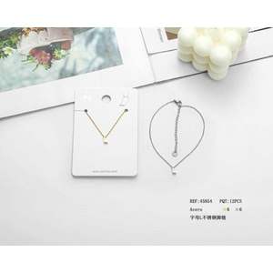 Cavigliera in acciaio inossidabile con lettera L, design minimalista per donna, gioielli alla moda. - Product Image 1