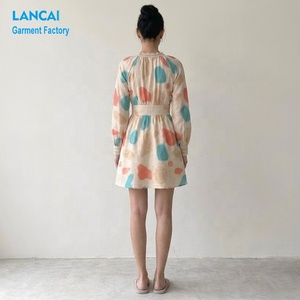 Abito <span class=keywords><strong>Boho</strong></span> <span class=keywords><strong>Chic</strong></span> con Scollo a V e Pizzo, Stampa Personalizzata, Elegante <span class=keywords><strong>Vestito</strong></span> Corto a Vita Alta con Maniche Lunghe, Etichetta Privata OEM - Product Image 3