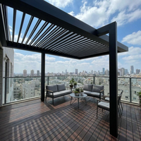Pergola en aluminium isolée avec toit à lames orientables, gazebo imperméable, lames à double couche, système de contrôle thermique, jardin d'hiver Lcy Lcy0001