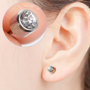 Hot Selling Sterilized Disposable Ear Nose Piercing Device with Sterile Pearl Crystal <b>Studs</b> for Salon Professional Piercing Use - Product Image 3