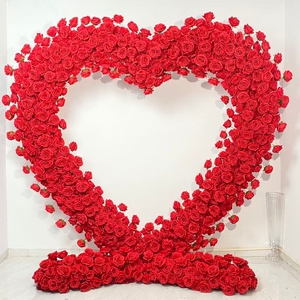 Arco Artificiale a Forma di Cuore Rosso per Decorazioni di Festival, Matrimoni e Proposte di Nozze - Product Image 1
