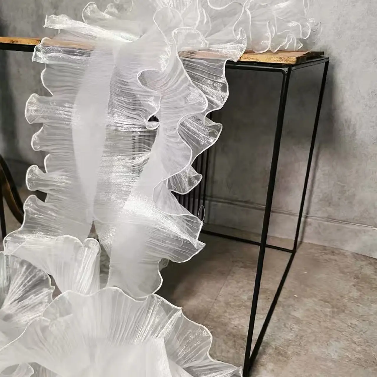 Organza Transparent brillant grande vague plissée à volants robe de mariée tissu de créateur