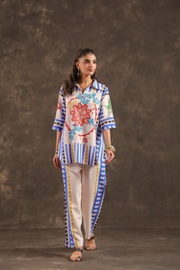 Ensemble coordonné élégant pour femmes, imprimé artistique, tunique asymétrique à col avec pantalon droit, tenue décontractée tendance - Product Image 5