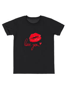 T-shirt Oversize da Donna con Stampa Labbra Rosse 'Love You', Nera, Collo Tondo, Manica Corta, Vestibilità Ampia, Top Casual per Tutte le Stagioni, 100% Cotone - Product Image 1