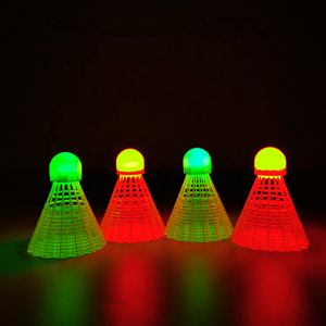 Volant en nylon pour jouer au <span class=keywords><strong>badminton</strong></span> la <span class=keywords><strong>nuit</strong></span>, lumière brillante et colorée, vert/rouge, prix d'usine - Product Image 4