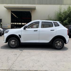 Auto Eléctrico de 4 Ruedas de Alta Calidad, Fabricado en China, para Desplazamientos Urbanos, Carga Rápida, Autonomía de 301-400 km, Motor de 200-250 kW - Product Image 4