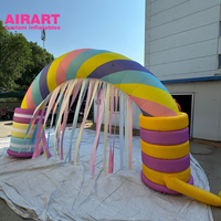 Fête d'anniversaire Activité de Noël Arc-en-ciel coloré gonflable avec glands en tissu pour accessoire de fête de carnaval