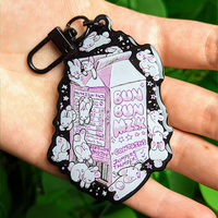 Breloques en acrylique personnalisées, porte-clés en acrylique transparent avec époxy pour la vente en gros