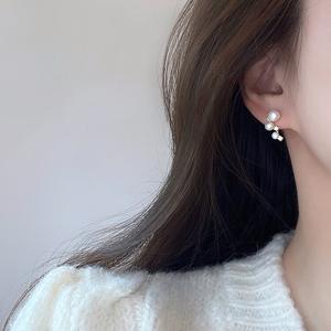 S925 Pure Silver Small Fragrance <b>Pearl</b> <b>Earrings</b> High-End French Retro Elegant Design with Diamond Studded Light Luxury Feel - Product Image 4