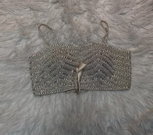 Blusa con Escote Corazón y Cuentas de Cristal Plateadas - Product Image 1