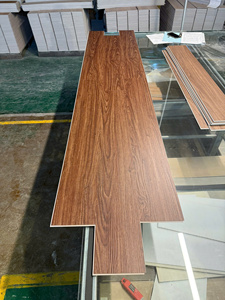 Suelos SPC de larga duración, impermeables, paneles de suelo SPC para interiores, suelos SPC de tablones anchos de 5 mm, suelos para interiores con diseño inteligente y moderno. - Product Image 3