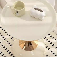 Table à thé en fer forgé avec plateau en marbre, directement de l'usine - Design de luxe multifonctionnel pour petits espaces, table d'appoint ronde pour chevet et balcon