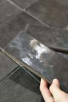 Carreaux de céramique vitrifiés antidérapants de luxe 75*230mm, motif plume intégrale, brillants, résistants aux acides, pour salle de bain et spa modernes