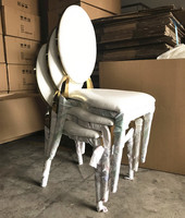 Meubles de luxe en gros de Chine chaise de mariage de banquet en cuir empilable en acier inoxydable doré pour hôtel