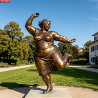 Sculpture de femme corpulente dansante en bronze grandeur nature YOUFINE pour la décoration de jardins et de parcs modernes