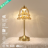 Lampe décorative de restaurant de luxe, base en métal, lampe de table en verre, lampe de bureau LED portable sans fil à commande tactile pour la maison, lampe dorée