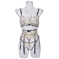 Ensemble de lingerie sexy pour femme mature avec soutien-gorge en dentelle brodée, culotte et porte-jarretelles