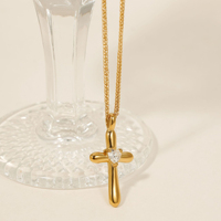 Collier pendentif croix en acier inoxydable plaqué or 18 carats, collier croix minimaliste délicat pour femmes, bijoux tendance