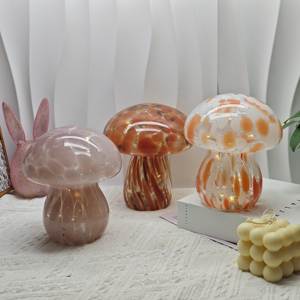 Lampada LED a Forma di Fungo in Vetro Soffiato a Mano di Alta Qualità, Decorazione Pasquale con Luce Calda - Giallo, Bianco o Ambra - Product Image 6