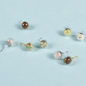 100% naturale vendita calda all'ingrosso orecchini di cristallo naturale con il <span class=keywords><strong>pianeta</strong></span> a forma di e stili personalizzati - Product Image 2