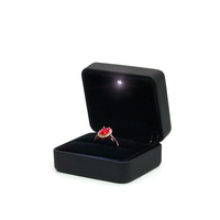 Boîte à bijoux carrée de luxe en velours personnalisée de haute qualité avec éclairage LED pour boucles d'oreilles, colliers, bagues, bracelets – Emballage cadeau de luxe
