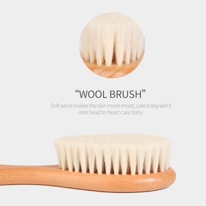 Brosse à cheveux ionique à logo laser, faible MOQ, en bois naturel avec poils <span class=keywords><strong>de</strong></span> chèvre, pour bébés, nouveau-nés et tout-petits, avec coussin, pour le cuir chevelu et le croûtier des enfants - Product Image 4