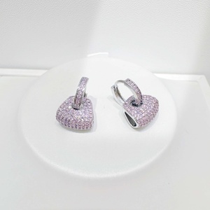 Pendientes geométricos occidentales de plata de ley 925 personalizados, con estrella rosa, elegantes, románticos, casuales para el día a día, para mujer. - Product Image 1