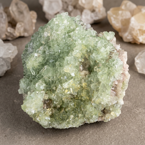 Racimo de Apofilita Verde, Cristal Natural, Espécimen de Piedra Preciosa, Mineral Decorativo Elegante para Regalo o Colección - Product Image 1