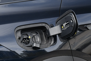 Toyota Corolla <span class=keywords><strong>Cross</strong></span> <span class=keywords><strong>2</strong></span>.0L Hybride Intelligent SUV Édition Haut de Gamme 2025 – Nouveaux Véhicules - Product Image 3