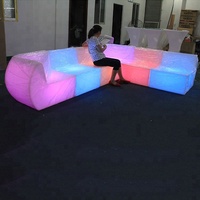 Fabricant à faible MOQ, mobilier de bar moderne personnalisé, canapé en plastique avec bande LED pour ensemble de bar de discothèque, produits rotomoulés