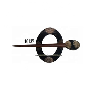 Pinza de pelo de madera tallada a mano con palo en forma de óvalo, estilo étnico para niña - Product Image 1