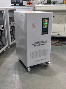 Régulateur de tension automatique monophasé 220v à affichage numérique, plage de 10kw 20kw 30kw, courant alternatif, usage domestique et professionnel, Svc Tnd - Product Image 1