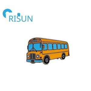 Pin de solapa, insignia, broche y pines de esmalte personalizados con diseños de Station Wagon, Minivan, Furgoneta de carga, Camión, Coche, Autobús y Vehículo - Product Image 3