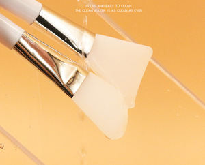 Pinceau applicateur de masque facial en silicone à manche en bois avec logo personnalisé - Product Image 4