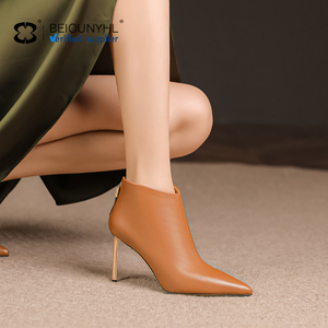 Scarpe da donna invernali con Logo personalizzato stile stile <span class=keywords><strong>marrone</strong></span> tacco alto stivaletti in vera <span class=keywords><strong>pelle</strong></span> di alta qualità stivaletti Sexy - Product Image 4