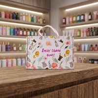 Boîte d'expédition en carton ondulé avec poignée en ruban et attache en satin pour cadeaux de mariage et de fête