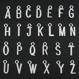 Llavero con letras del alfabeto, herramienta médica, estetoscopio, jeringa, llaveros faciales, recuerdo, regalo del Día de la enfermera, llaveros de enfermera - Product Image 6