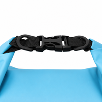 Sac étanche personnalisé avec logo 15L en bleu et noir, sac étanche pour la randonnée, la pêche en rivière et le camping