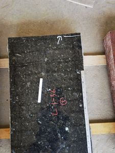 Marqueur de tombe plat en granit bleu perle - Product Image 6