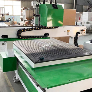 Máquina de Grabado y Corte CNC para Madera con Láser de la Marca ZM, Potencia del Husillo de 6KW, Alta Precisión, Motor de Posicionamiento de 0.05mm - Product Image 3