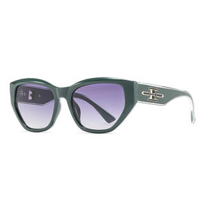 Gafas de Sol Cat-Eye Tory Burch para Mujer, Marco de Plástico Negro, Protección UV400, Tipo 3 Lentes, Diseño Moderno - Product Image 2