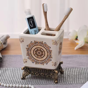 Soporte para Baño, Organizador de Baño para Pasta de Dientes y Brochas de Maquillaje - Product Image 2