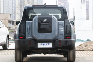 Auto Usado en Venta, Chery Jetour Shanhai T2, con Apariencia Robusta, Configuración Enriquecida y Kilometraje Extremadamente Bajo - Product Image 4