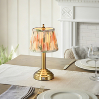Lampe de table LED rechargeable 2700K en fer forgé, abat-jour en tissu, style rétro, sans fil, pour restaurant