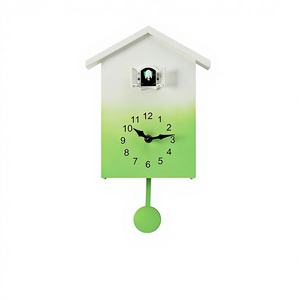 Horloge murale en plastique de style nordique, dégradé vert, en forme de maison, avec coucou et petit oiseau qui chante à l'<span class=keywords><strong>heure</strong></span> T62 - Product Image 1