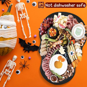 Bandeja de Calaveras de Halloween, Plato de Queso de Madera Negra, Plato Decorativo Reutilizable para Fiestas - Product Image 1
