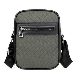Sac à bandoulière personnalisé pour homme, style coréen, tendance, décontracté, petit sac messager carré tissé, vente en gros, à la mode pour les jeunes - Product Image 1