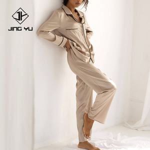 Vêtements de nuit en satin personnalisés, ensemble de pyjamas en soie pure à 100%, pyjamas en soie pour femmes avec manches longues et pantalon long - Product Image 3