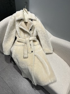 Nuovo Cappotto Invernale da Donna con Collo Rovesciato, Lungo <span class=keywords><strong>Trench</strong></span> in Pelliccia di Lana Teddy con Cintura - Product Image 4